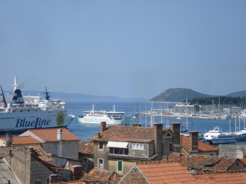 Apartment Port View-5 Min From Center Split Room photo